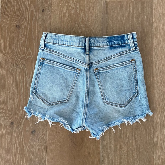 A&F High Rise Mom Short - Picture 2 of 3